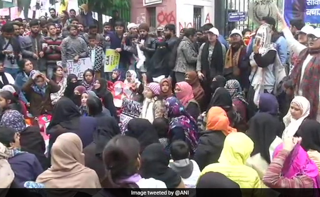 TOP 5 NEWS: भीम आर्मी चीफ चंद्रशेखर आजाद गिरफ्तार, CAA के विरोध में RJD का बिहार बंद