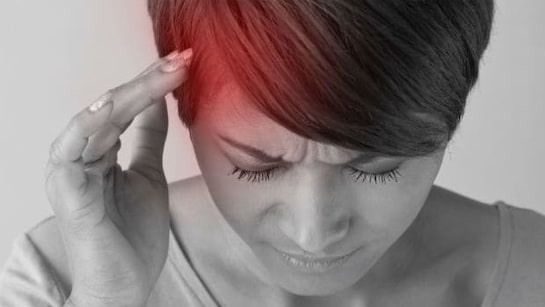 आपको भी होता है अक्सर सिरदर्द, तो इन 5 कारणों में से हो सकता है कोई एक