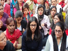 स्वाति मालीवाल का आमरण अनशन शुरू, बोली- चाहे जान चली जाए, मांग पूरी हुए बिना उठूंगी नहीं स्वाति मालीवाल का आमरण अनशन शुरू, बोली- चाहे जान चली जाए, मांग पूरी हुए बिना उठूंगी नहीं