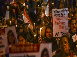 Water Cannons Used On Protesters Marching For Unnao Rape Victim In Delhi Water Cannons Used On Protesters Marching For Unnao Rape Victim In Delhi