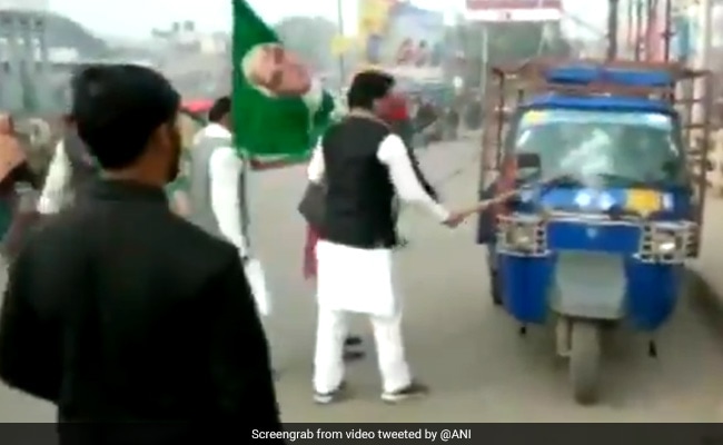 CAA Protest: नागरिकता कानून के विरोध में बिहार बंद के दौरान RJD कार्यकर्ताओं ने गाड़ियों में की तोड़फोड़, देखें VIDEO
