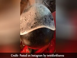 मटका रोटी बनाने का यह वीडियो टिकटॉक पर मचा रहा है धूम, कुछ ही सेकंड में तैयार हो जाती है रोटी मटका रोटी बनाने का यह वीडियो टिकटॉक पर मचा रहा है धूम, कुछ ही सेकंड में तैयार हो जाती है रोटी