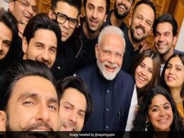 PM मोदी के साथ फोटो खिंचवाने वाले सितारों पर भड़कीं बॉलीवुड एक्ट्रेस, बोलीं- कोई तो पीएम को संदेश दो... PM मोदी के साथ फोटो खिंचवाने वाले सितारों पर भड़कीं बॉलीवुड एक्ट्रेस, बोलीं- कोई तो पीएम को संदेश दो...