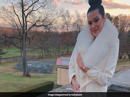 Trishala Dutt Shares Postcard-Worthy Holiday Greeting; Maanyata Dutt Comments Trishala Dutt Shares Postcard-Worthy Holiday Greeting; Maanyata Dutt Comments
