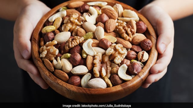 Nuts can offer you multiple micro-nutrients