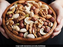 पानी और दूध नहीं बल्कि इस एक चीज में भिगोकर खाएं काजू, बादाम, हड्डियां होंगी मजबूत, शरीर को मिलेगी ताकत पानी और दूध नहीं बल्कि इस एक चीज में भिगोकर खाएं काजू, बादाम, हड्डियां होंगी मजबूत, शरीर को मिलेगी ताकत