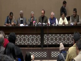 जामिया मामले में विपक्षी नेता आए साथ, एक सुर में कहा- मोदी सरकार असंवैधानिक बिल न लाई होती तो ऐसे हालात नहीं होते जामिया मामले में विपक्षी नेता आए साथ, एक सुर में कहा- मोदी सरकार असंवैधानिक बिल न लाई होती तो ऐसे हालात नहीं होते