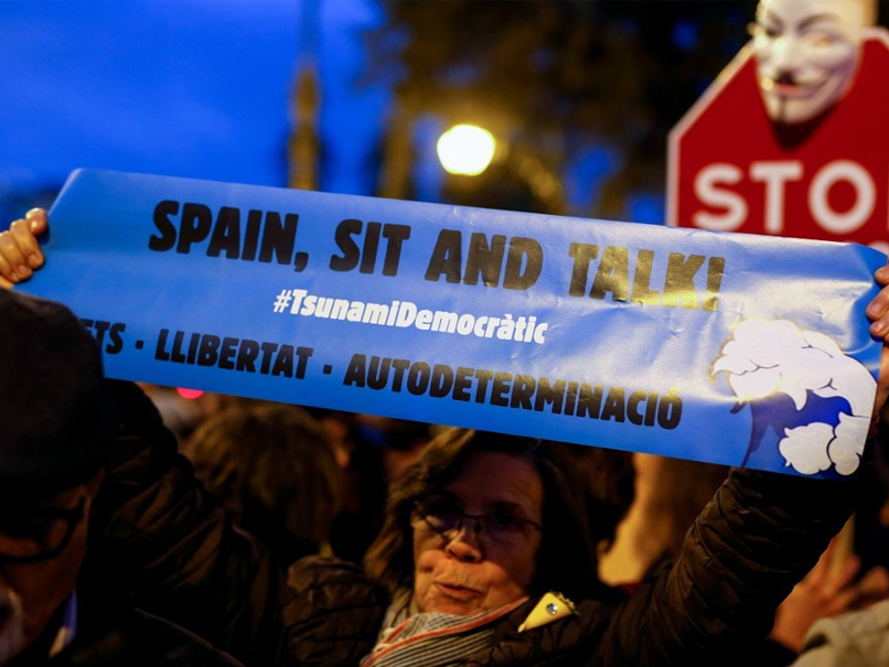 El Clasico: Protesters Block Traffic Outside Camp Nou Ahead Of Barcelona-Real Madrid Tie