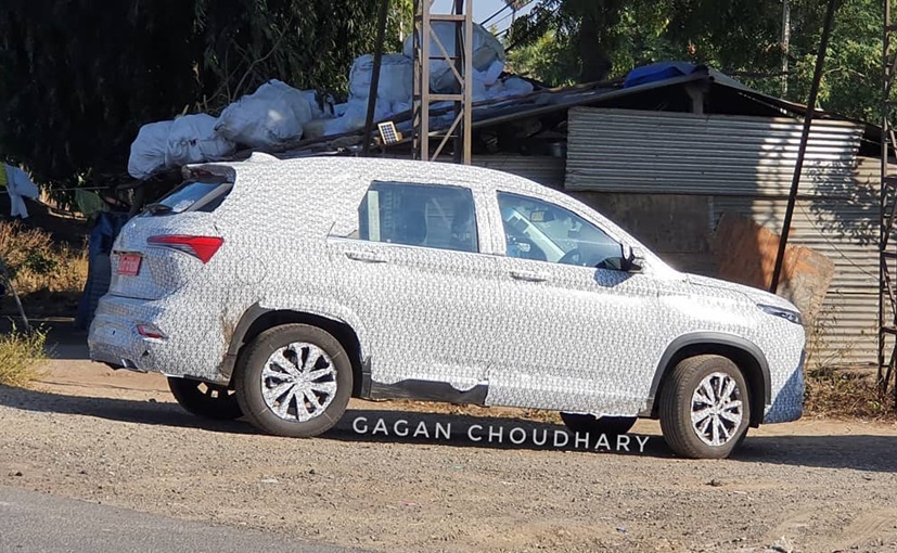 7-Seater MG Hector Cabin Uncovered In New Spy Photos