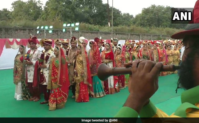 271 Couples Get Married At Mass Wedding In Gujarat
