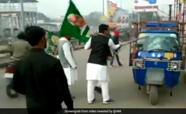 3 Rashtriya Janata Dal Members Expelled For Vandalising Auto-Rickshaw