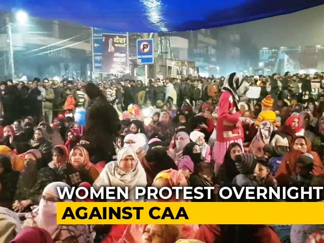Women Brave Biting Cold For Sit-In Protest Since December 15 In South Delhi