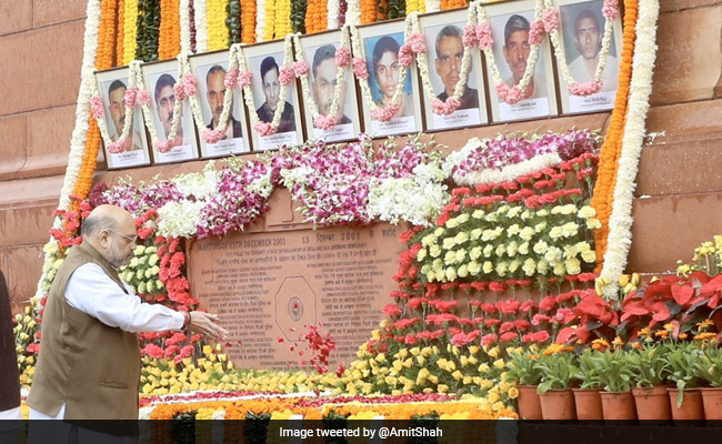 Amit Shah Pay Tributes To 2001 Parliament Attack Victims