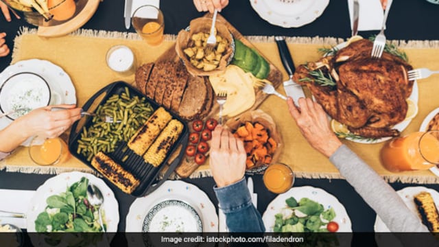 Christmas 2019: Eat healthy at a Christmas party with these tips