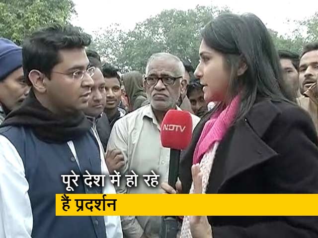 पक्ष-विपक्ष: नागरिकता कानून को लेकर बढ़ रहा है विरोध का दायरा