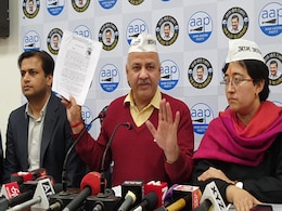 AAP ने उठाये कच्ची कॉलोनियों की रजिस्ट्री पर सवाल, मनीष सिसोदिया बोले- 'फर्जी हैं कागज़ात' AAP ने उठाये कच्ची कॉलोनियों की रजिस्ट्री पर सवाल, मनीष सिसोदिया बोले- 'फर्जी हैं कागज़ात'