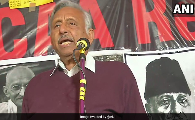 Government Doing "<i>Tukde-Tukde</i>" Politics: Mani Shankar Aiyar