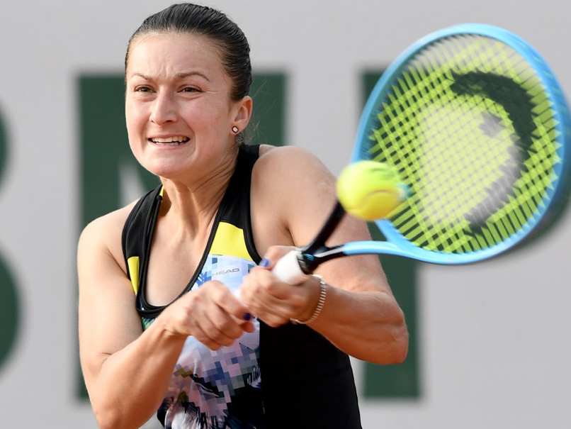 Dalila Jakupovic Suffers Coughing Fit Due To Bushfire Smoke During Australian Open Qualifying Match. Watch