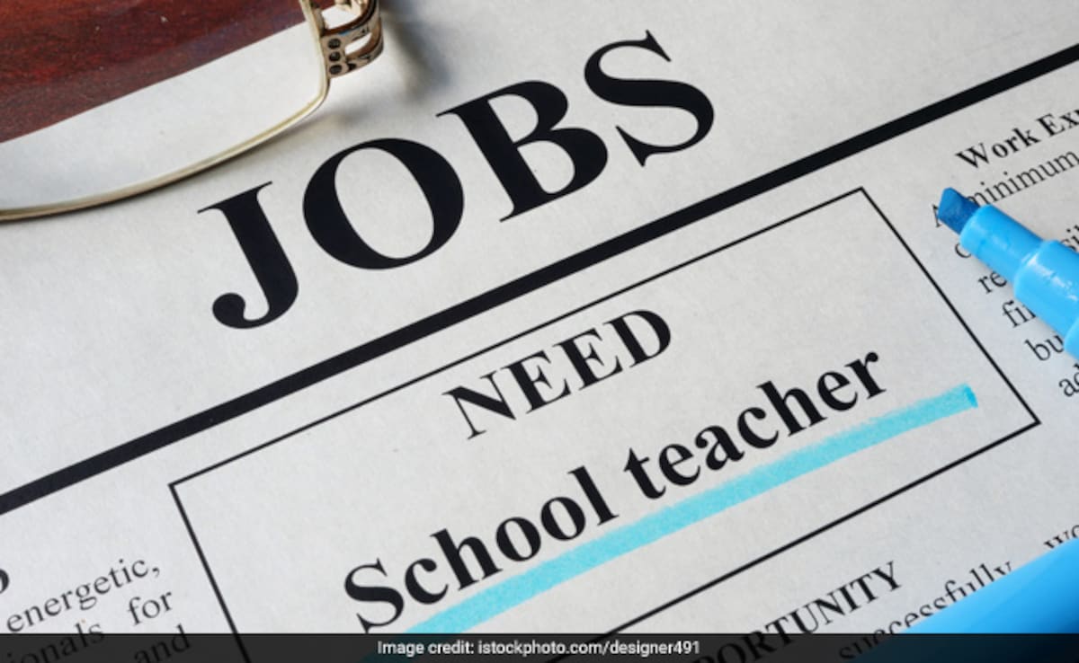 UP Teacher Job: यूपी के स्कूलों में शिक्षकों की कमी होगी दूर, करीब 21 हजार नई भर्तियों की तैयारी