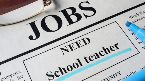 UP Teacher Job: यूपी में सीएम योगी का बड़ा ऐलान, 20 हजार से ज्यादा शिक्षकों की होगी भर्ती