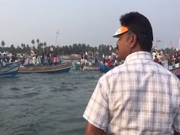 Watch: Hundreds Travel By Sea To Protest Citizenship Law In Mangaluru Watch: Hundreds Travel By Sea To Protest Citizenship Law In Mangaluru
