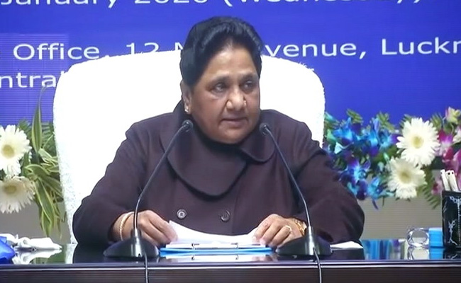 Mayawati Praises Yogi Adityanath On Arrests Of 12 In Azamgarh Case