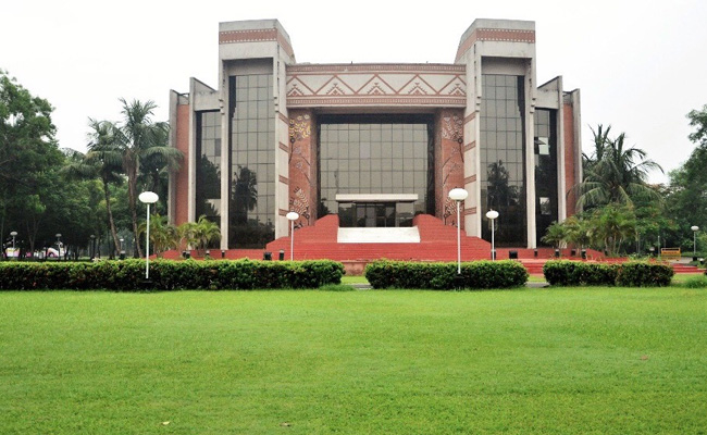 IIM Calcutta Students' Average Monthly Stipend For Interns Is Rs 1.65 Lakh