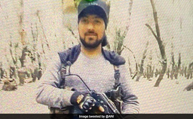 श्रीनगर में लश्कर-ए-तैयबा का आतंकी निसार अहमद डार को पुलिस ने किया गिरफ्तार