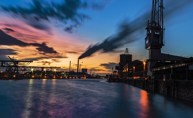 "Watershed Moment": UK Newspaper The Guardian Bans Fossil Fuel Ads