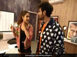 मौका देख बिग बॉस के घर में घुसे सारा और कार्तिक, सलमान खान के हर सीक्रेट से उठाया पर्दा... देखें Video मौका देख बिग बॉस के घर में घुसे सारा और कार्तिक, सलमान खान के हर सीक्रेट से उठाया पर्दा... देखें Video