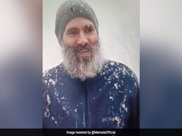 नेशनल कॉन्फ्रेंस की चुनाव आयोग से गुहार, नेताओं पर लगा PSA, पार्टी कैसे लड़े पंचायत चुनाव? नेशनल कॉन्फ्रेंस की चुनाव आयोग से गुहार, नेताओं पर लगा PSA, पार्टी कैसे लड़े पंचायत चुनाव?