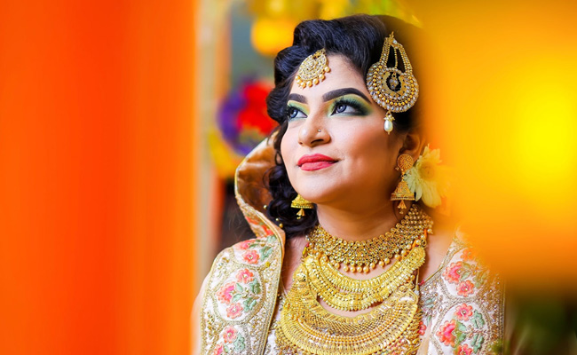 7 Stunning <i>Lehengas</i> For Spring Brides That Will Set You Apart