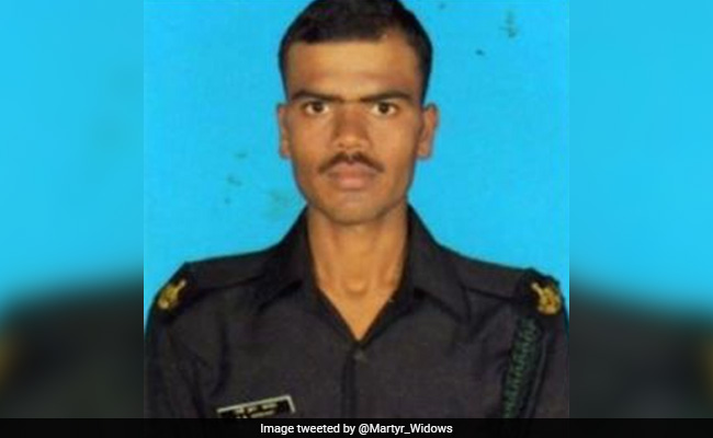 Soldier Cremated With Full Military Honours in Maharashtra