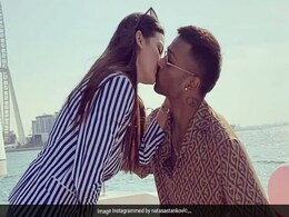 हार्दिक पंड्या ने पूछा- 'मुझसे शादी करोगी...' एक्ट्रेस ने यूं दिया रिएक्शन, वायरल हुआ ये खूबसूरत Video हार्दिक पंड्या ने पूछा- 'मुझसे शादी करोगी...' एक्ट्रेस ने यूं दिया रिएक्शन, वायरल हुआ ये खूबसूरत Video