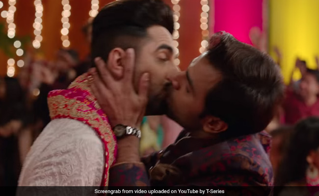 <I>Shubh Mangal Zyada Saavdhan</I> Actor Jitendra Kumar On Kissing Ayushmann Khurrana: 'He Made Me Comfortable'