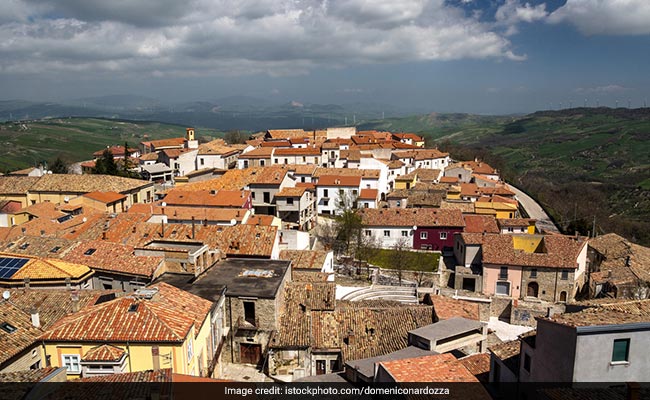 इस देश में घर खरीदना हुआ आसान, सपनों के आशियाने के लिए देनें होंगे सिर्फ 80 रुपये