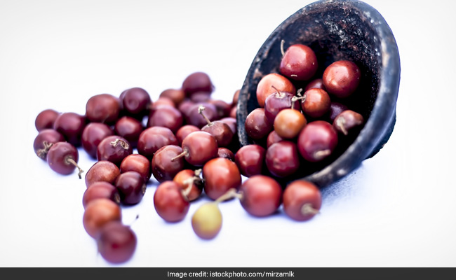 <i>Ber, Shehtooth, Ramphal </i> And Other Hyper-Local Fruits You Should Be Eating Daily