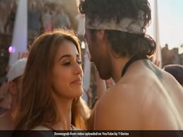 'मलंग' का नया सॉन्ग Humraah हुआ रिलीज, रोमांटिक अंदाज में नजर आई दिशा और आदित्य की जोड़ी...देखें Video 'मलंग' का नया सॉन्ग Humraah हुआ रिलीज, रोमांटिक अंदाज में नजर आई दिशा और आदित्य की जोड़ी...देखें Video