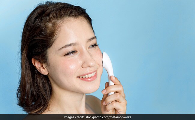 Healthy Skin Tips: स्किन की चमक बरकरार रखने के लिए ये घरेलू नुस्खे हैं कमाल! आजमा लिए तो बार-बार करेंगे इस्तेमाल Healthy Skin Tips: स्किन की चमक बरकरार रखने के लिए ये घरेलू नुस्खे हैं कमाल! आजमा लिए तो बार-बार करेंगे इस्तेमाल