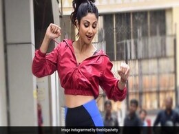 शिल्पा शेट्टी ने की 5 मिनट में बनने वाली हेल्दी ब्रेकफास्ट रेसिपी से 2020 की शुरुआत शिल्पा शेट्टी ने की 5 मिनट में बनने वाली हेल्दी ब्रेकफास्ट रेसिपी से 2020 की शुरुआत