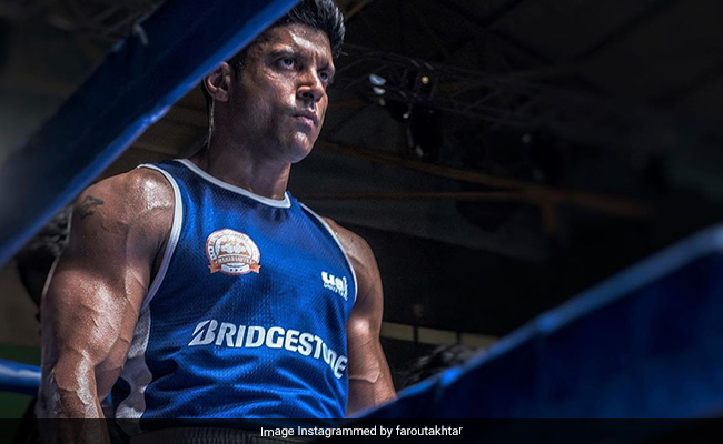 Farhan Akhtar Creates <i>Toofan</i> With His New Look From The Sports Drama Farhan Akhtar Creates <i>Toofan</i> With His New Look From The Sports Drama