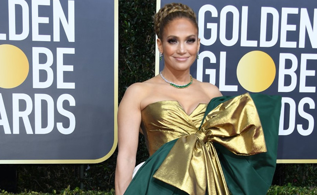 Golden Globes 2020: Twitter Has A Lot To Say About Jennifer Lopez's Red Carpet Outfit