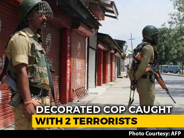 Decorated J&K Cop Caught With Hizbul Terrorists On Way To Delhi