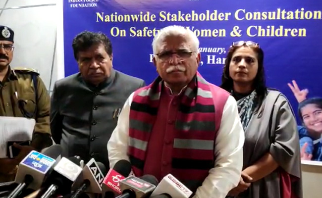 Manohar Lal Khattar Supports Khaps, Says "Should Not Marry Within Same <i>Gotra</i>"