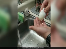 लड़के ने झट-पट छील डाला उबला हुआ अंडा, Video देख आप भी कहेंगे- क्या सही Trick है... लड़के ने झट-पट छील डाला उबला हुआ अंडा, Video देख आप भी कहेंगे- क्या सही Trick है...