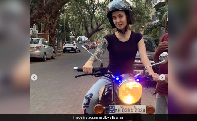 सलमान खान की इस एक्ट्रेस ने सिर्फ 3 दिन में सीखी Bike, Video में देखें कैसे दौड़ाई बुलेट