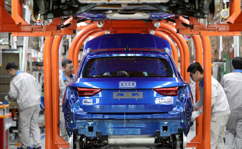 Auto Industry Cautious About China's Sluggish Market At Start Of The Decade