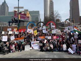 अमेरिका में CAA के खिलाफ प्रदर्शन से फीका पड़ा गणतंत्र दिवस का जश्न अमेरिका में CAA के खिलाफ प्रदर्शन से फीका पड़ा गणतंत्र दिवस का जश्न