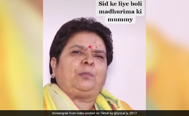 Bigg Boss 13: मधुरिमा की मां ने सिद्धार्थ शुक्ला की जमकर की तारीफ, बोलीं - वही असली लड़का है...देखें VIDEO