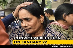 In Court, Convict's Mother Walked To Nirbhaya's Mother And Begged In Court, Convict's Mother Walked To Nirbhaya's Mother And Begged
